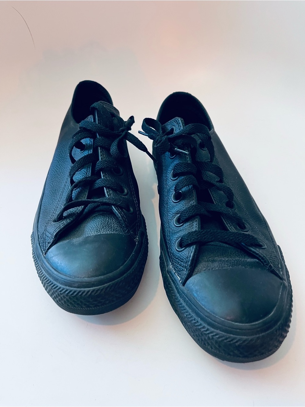 Converse Women’s 9.5 Monochrome Black Leather Low Top Sneakers